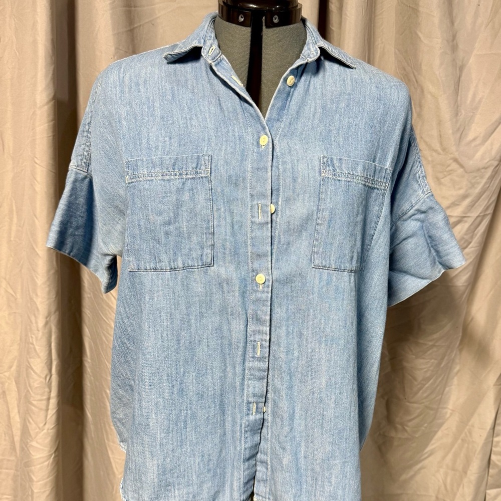*Madewell Women's Light Blue Button Down Shirt